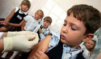 Одесским школьникам разрешили посещать школу без прививки от кори