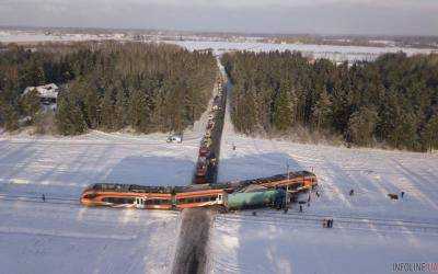 В Эстонии пассажирский поезд столкнулся с грузовиком, 9 человек госпитализированы