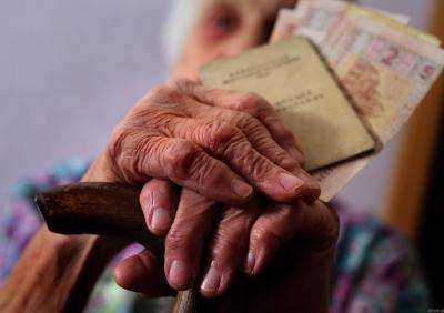 Украинцам снова пересчитают пенсии: кого коснутся изменения
