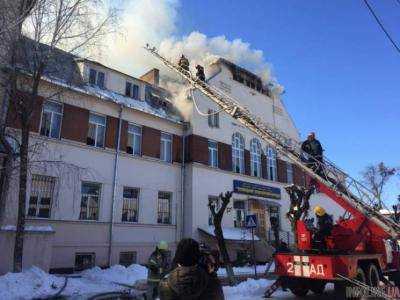 В Черновцах произошел пожар в транспортном колледже