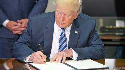 Трамп подписал бюджет, предусматривающий $620 млн для Украины
