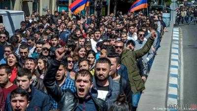 Протесты в Армении: протестующие заблокировали резиденцию премьер-министра