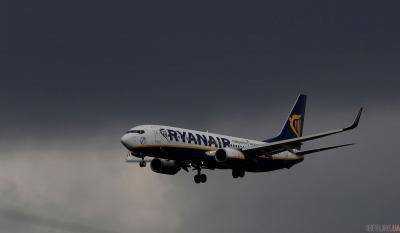 Порошенко не исключил, что Ryanair начнет летать в Украину раньше