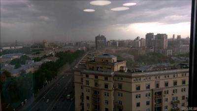 Ураган в Москве: последние секунды жизни девочки попали на камеру