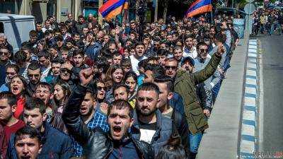 В Ереване возобновились акции протеста