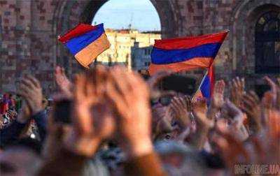 Протесты в Армении: в Ереване активисты захватили мэрию