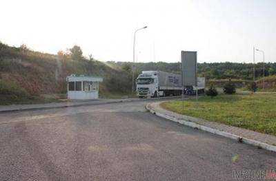 На границе со Словакией временно ограничат движение грузовиков