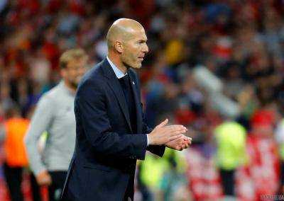 Зидан уходит в отставку с поста тренера победителя Лиги чемпионов "Реала"