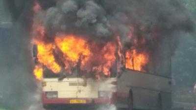 В столице дотла сгорел автобус