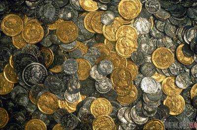 Британская бабушка обнаружила на чердаке монету за 100 тыс. фунтов