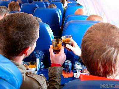 Трое пьяных россиян подрались на борту самолета