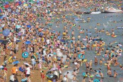Понаехали: в сети показали свежие пляжные фото из Крыма
