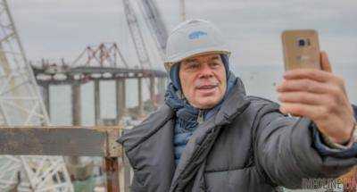 Известному фанату политики Путина итальянские таможенники указали на его место