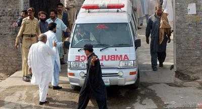 Двое людей погибли в результате нападения на медцентр в Афганистане