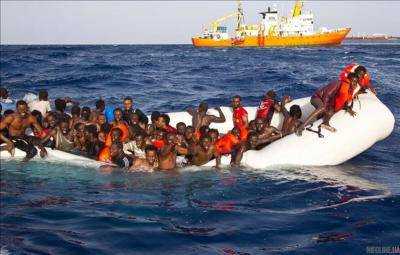У берегов Испании за два дня спасены более 1200 беженцев