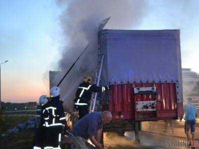 В Ровенской области горел грузовик с древесным углем