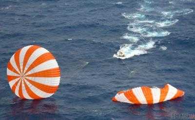 Космический грузовик Dragon приводнился в Тихом океане