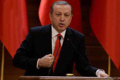 Эрдоган обвинил США в попытке ударить Турцию "в спину"