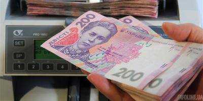 В Украине почти 27% работников получают зарплату более 10 тыс. грн