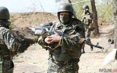 На Донбассе ранены два украинских военных