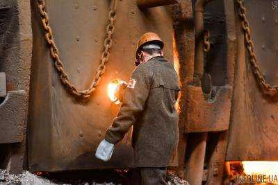 Как торговые войны ударили по металлургии Украины и чем это аукнется для гривны