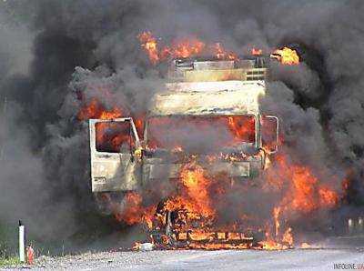 Крупный пожар в Днепре: огонь повредил десяток грузовиков и уничтожил 300 еврокубов