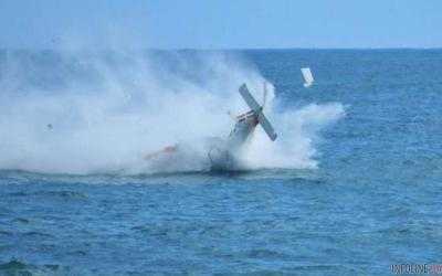 Авария самолета в Тихом океане: один пассажир пропал без вести