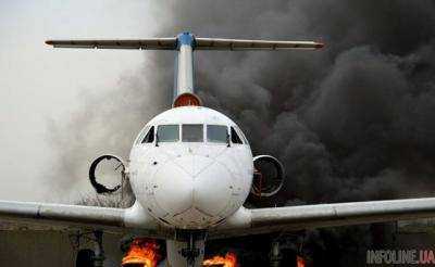 Два российских самолета столкнулись в аэропорту, на борту были сотни пассажиров