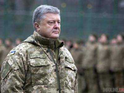 С 1 январь должность министра обороны должно занимать гражданское лицо - Порошенко