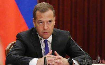 Медведев: российские санкции коснутся сотен украинцев