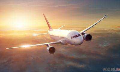 Драка на самолете из Киева задержала четыре рейса с украинскими туристами