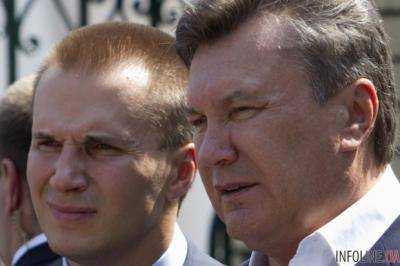 Украинцам показали, как Янукович вывел миллиарды при нынешней власти