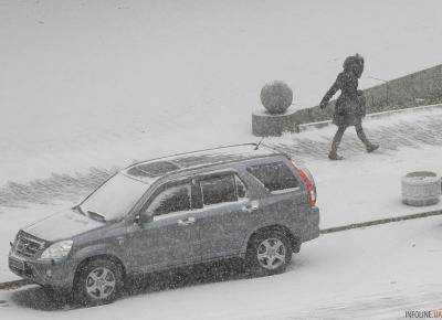В Киеве из-за снегопада произошло около 300 ДТП