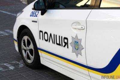 Владелец авто на "евробляхах" пытался наехать на полицейского