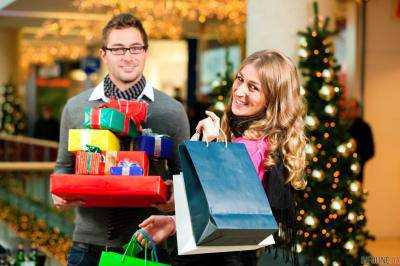 Эксперт посоветовал, когда выгодно покупать новогодние игрушки и подарки
