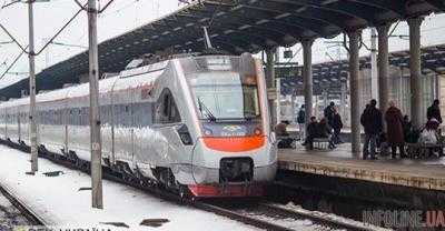УЗ открыла продажу на 5 дополнительных поездов, назначенных на новогодние праздники