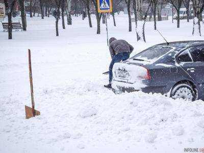 За ночь на западе Украины выпало до 15 см снега