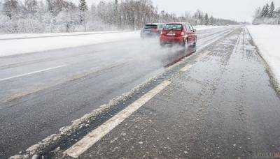 В "Укравтодоре" предупредили о мокрых дорогах