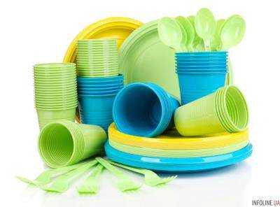 Медик рассказал о вреде пластиковой посуды