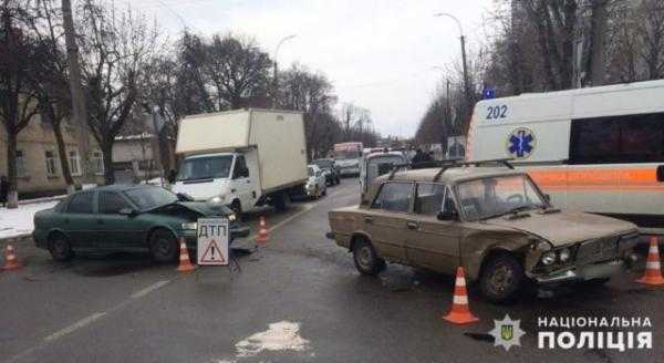 Пьяный евробляхер протаранил машину с детьми под Киевом: «забрала скорая»