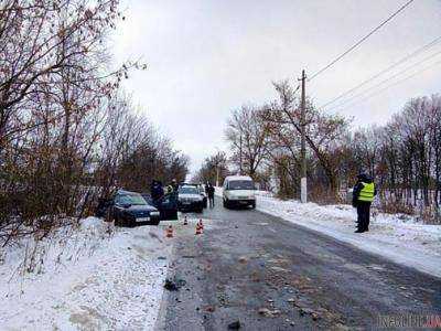 В ДТП с рейсовым автобусом погибли три человека