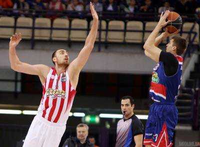 Баскетболисты сборной Украины помогли клубам победить в матчах в Греции и Франции