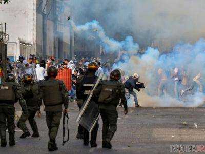 В столкновениях в Венесуэле погибли по меньшей мере 40 человек