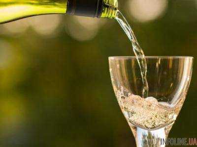 Киевлянин купил бутылку вина "с сюрпризом"