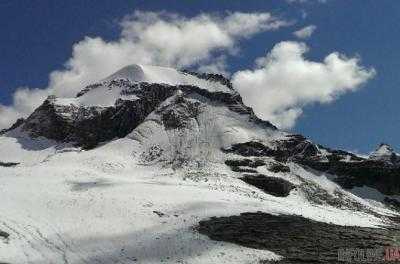 Десять человек погибли на выходных в Альпах в результате схода лавин