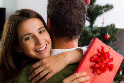 Психолог посоветовала, какие подарки лучше выбирать на День влюбленных