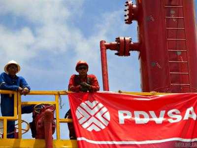 Нефтяные компании Венесуэлы переводят банковские счета своих предприятий в российский банк