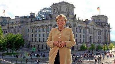 Меркель открыла "шпионскую крепость" в Берлине