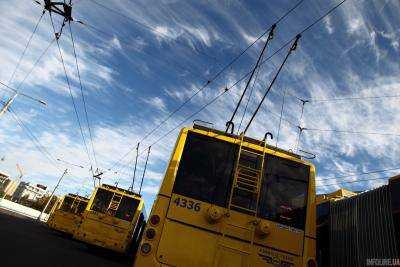 Из-за аварии на водопроводе в Киеве изменили движение троллейбусов