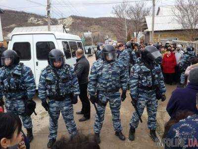ФСБ после обысков задержала еще трех крымских татар